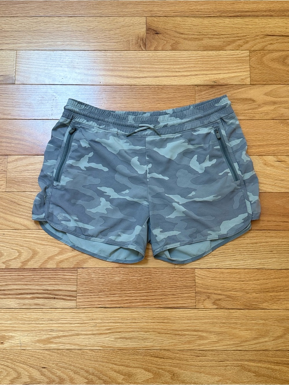 Athleta Girl All Play 3" Shorts - size XXL /16 - light grey camouflage print